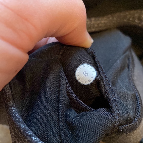 Lululemon energy bra metallic grey/black great condition - Picture 4 of 4